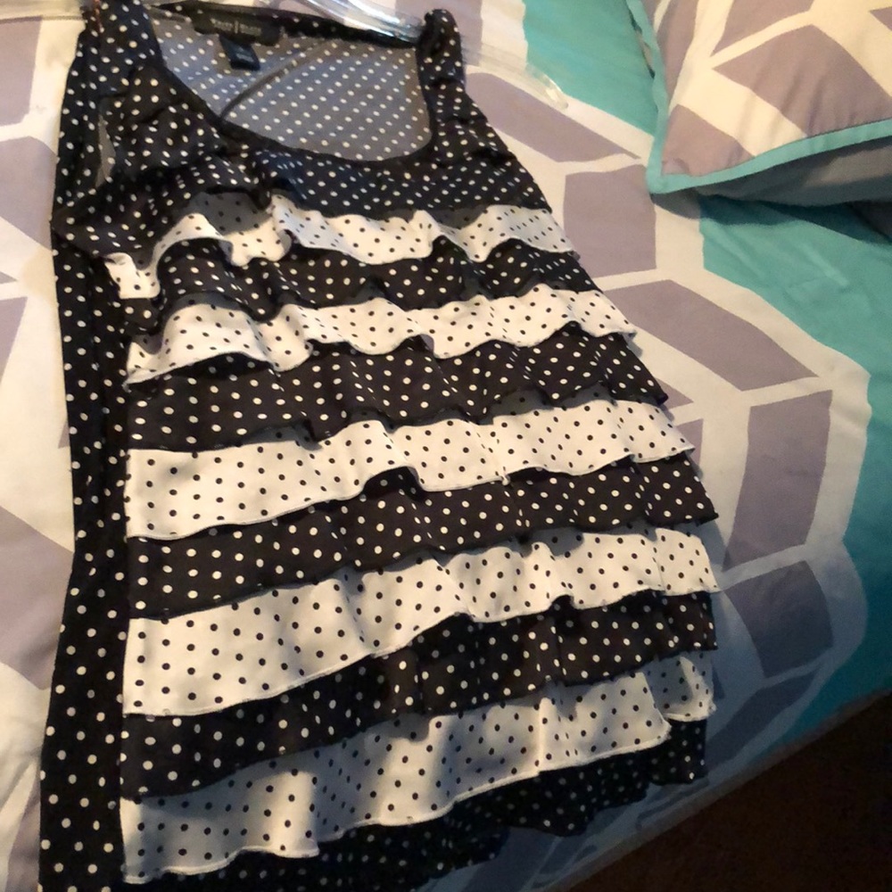 Women’s sleeveless shirt